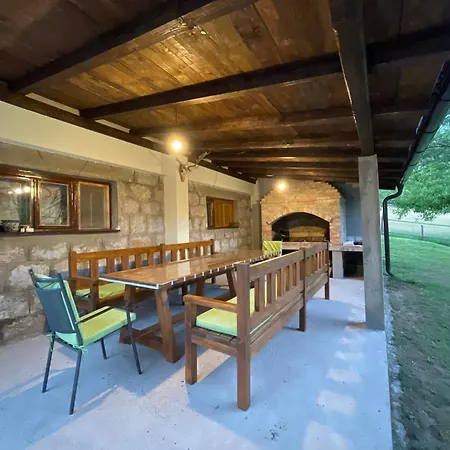 Vikendica Pasa Feriehus *